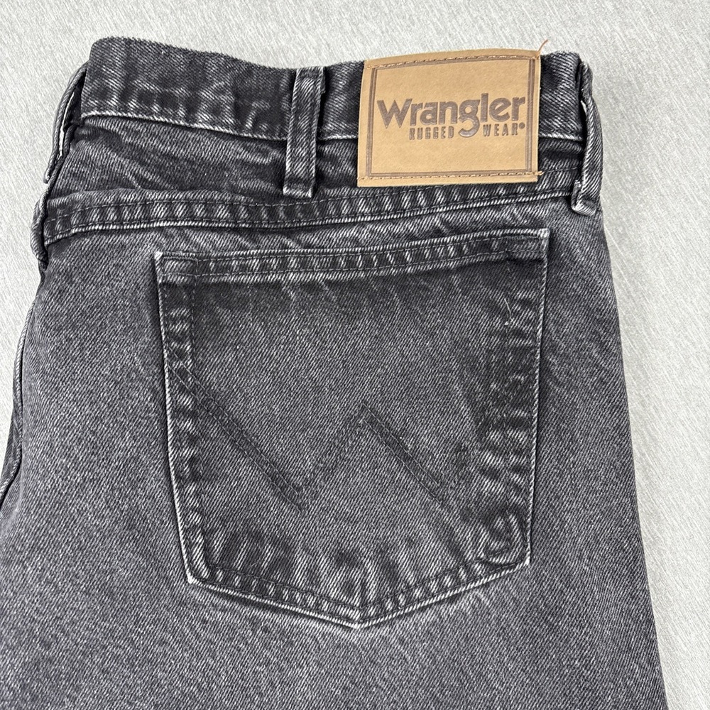 Wrangler Rugged Wear Straight Leg Black Denim Jeans Pants Mens Size 38x30 - Picture 2 of 16